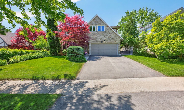 25 Gossamer Avenue
