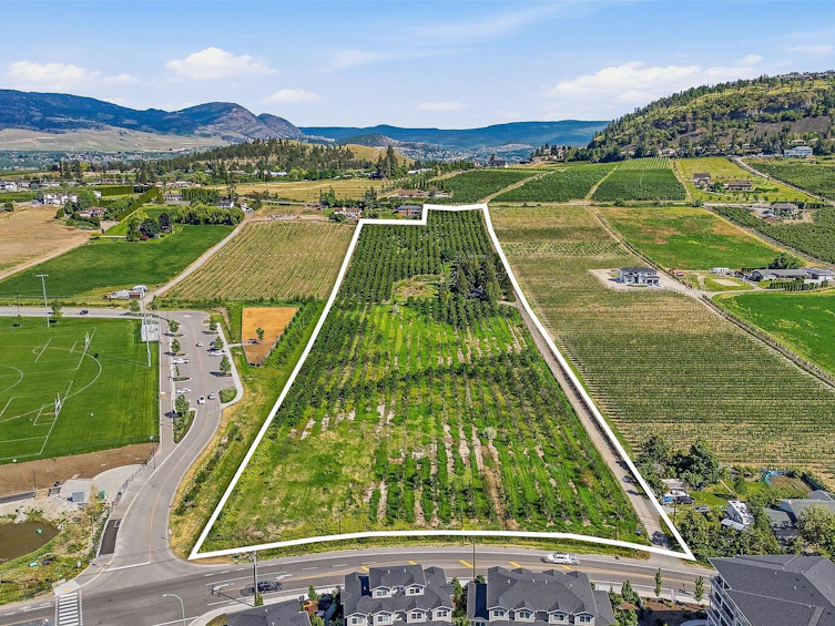 319 Valley Road, Kelowna, BC, V1W 4C5 - 4