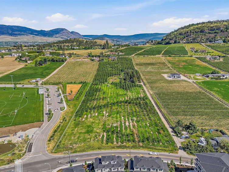 319 Valley Road, Kelowna, BC, V1W 4C5 - 7