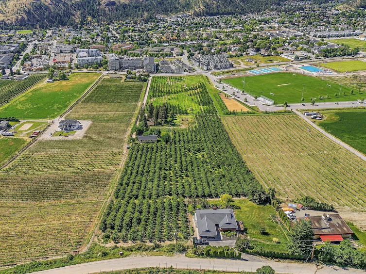 319 Valley Road, Kelowna, BC, V1W 4C5 - 9