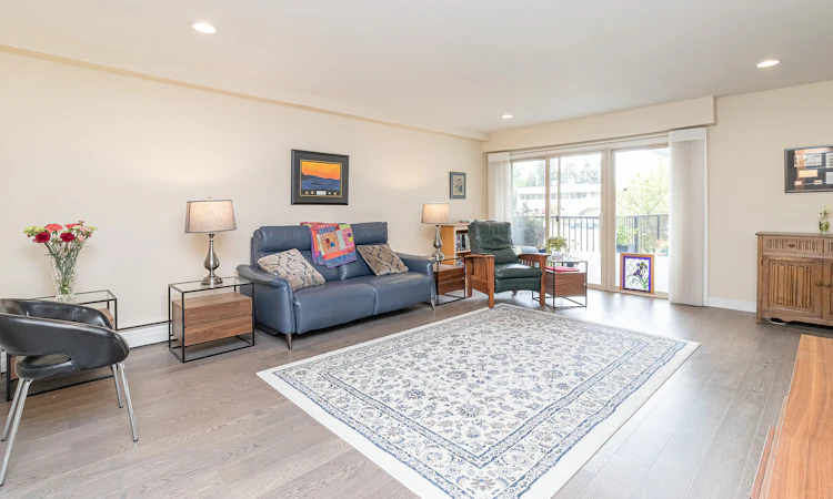 110-1680 Poplar Avenue