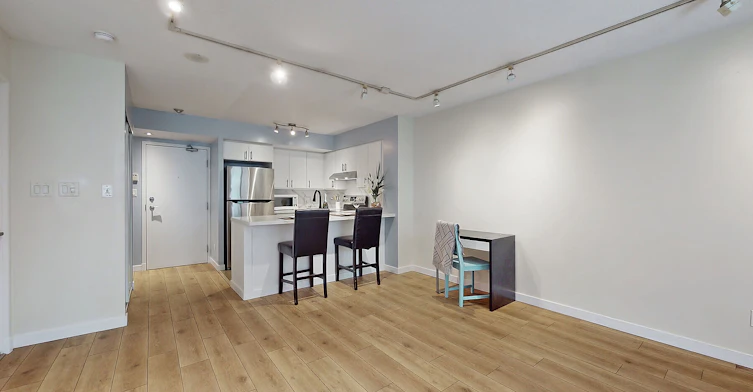 410-230 King Street, Toronto, ON, M5A 1K5 - 2