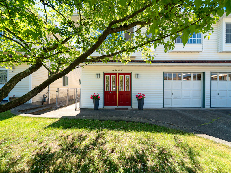 4432 Graveley Street, Burnaby BC V5C 3T8