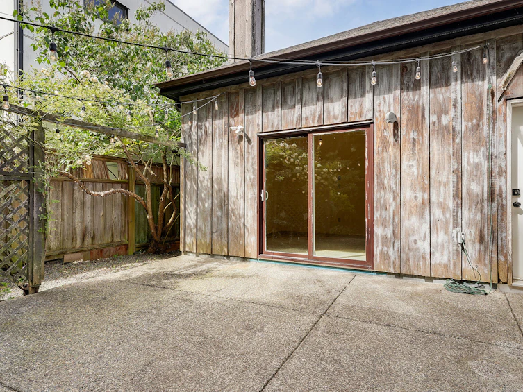 1607 Rebecca Street, Victoria, BC, V8T 3N3 - 26