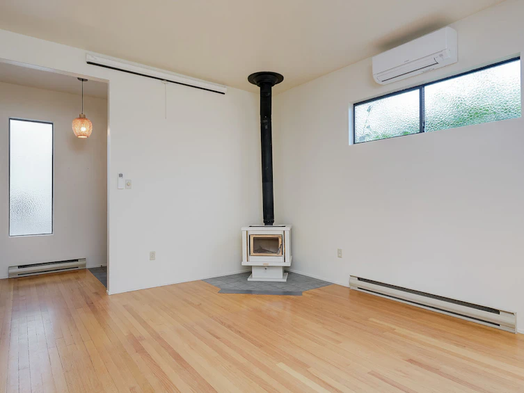 1607 Rebecca Street, Victoria, BC, V8T 3N3 - 10