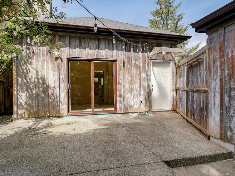 1607 Rebecca Street, Victoria, BC, V8T 3N3 - 25