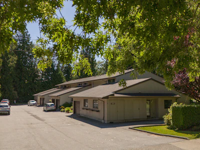 4-4850 207 Street - 2