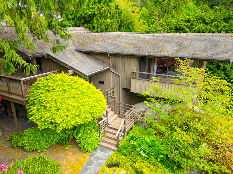 5335 Marine Drive, West Vancouver, BC, V7W 2P9