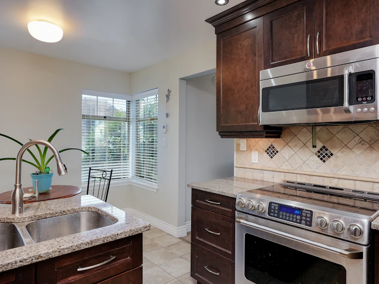 35-909 Admirals Road, Esquimalt, BC, V9A 2P1 - 7