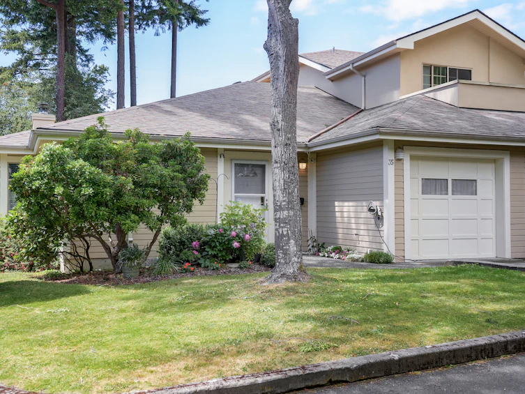 35-909 Admirals Road, Esquimalt, BC, V9A 2P1 - 3