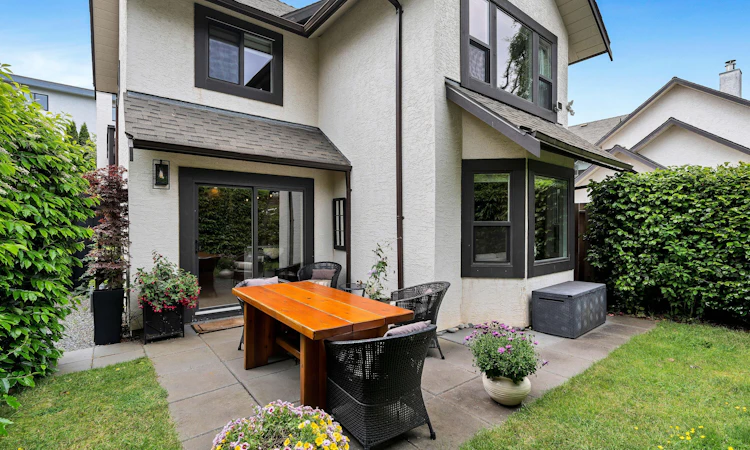 9-977 Convent Place