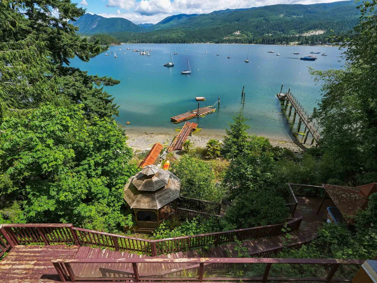 5810 Marine Way, Sechelt, BC, V7Z 0L8