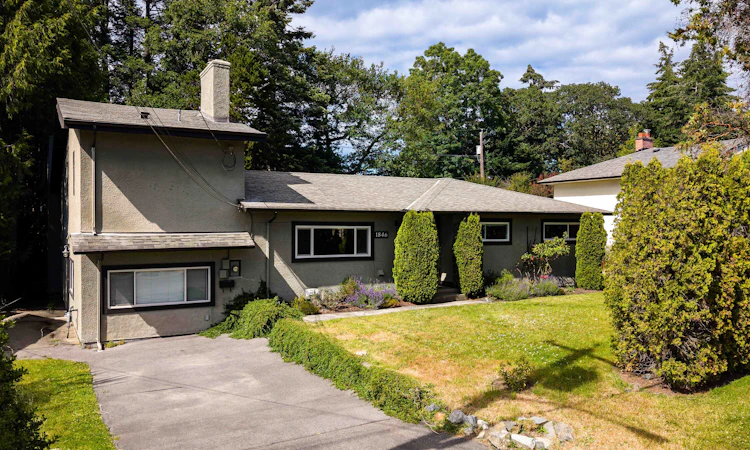 1846 Fairburn Drive