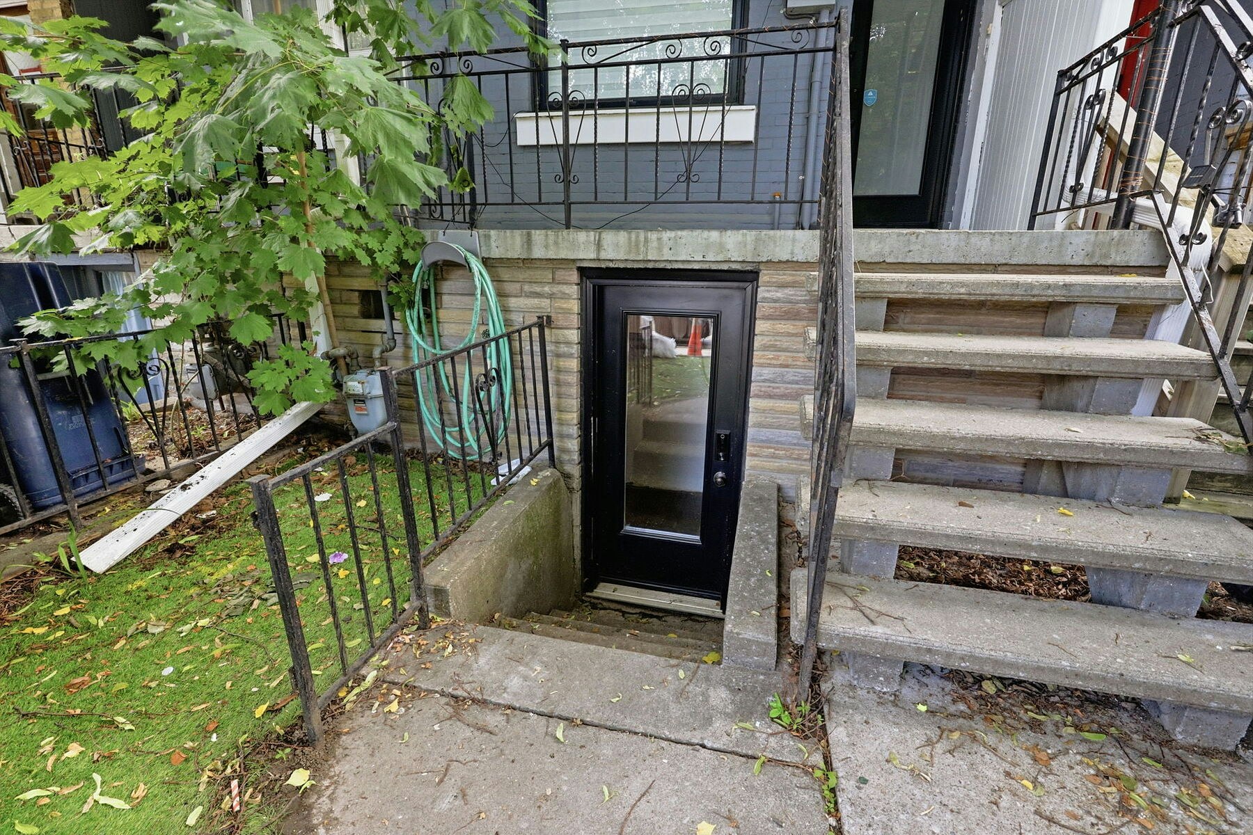 Bsmt-284 Euclid Avenue, Toronto, ON, M6J 2K2 - 2
