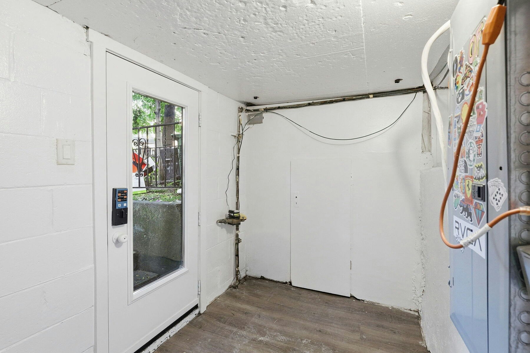 Bsmt-284 Euclid Avenue, Toronto, ON, M6J 2K2 - 3