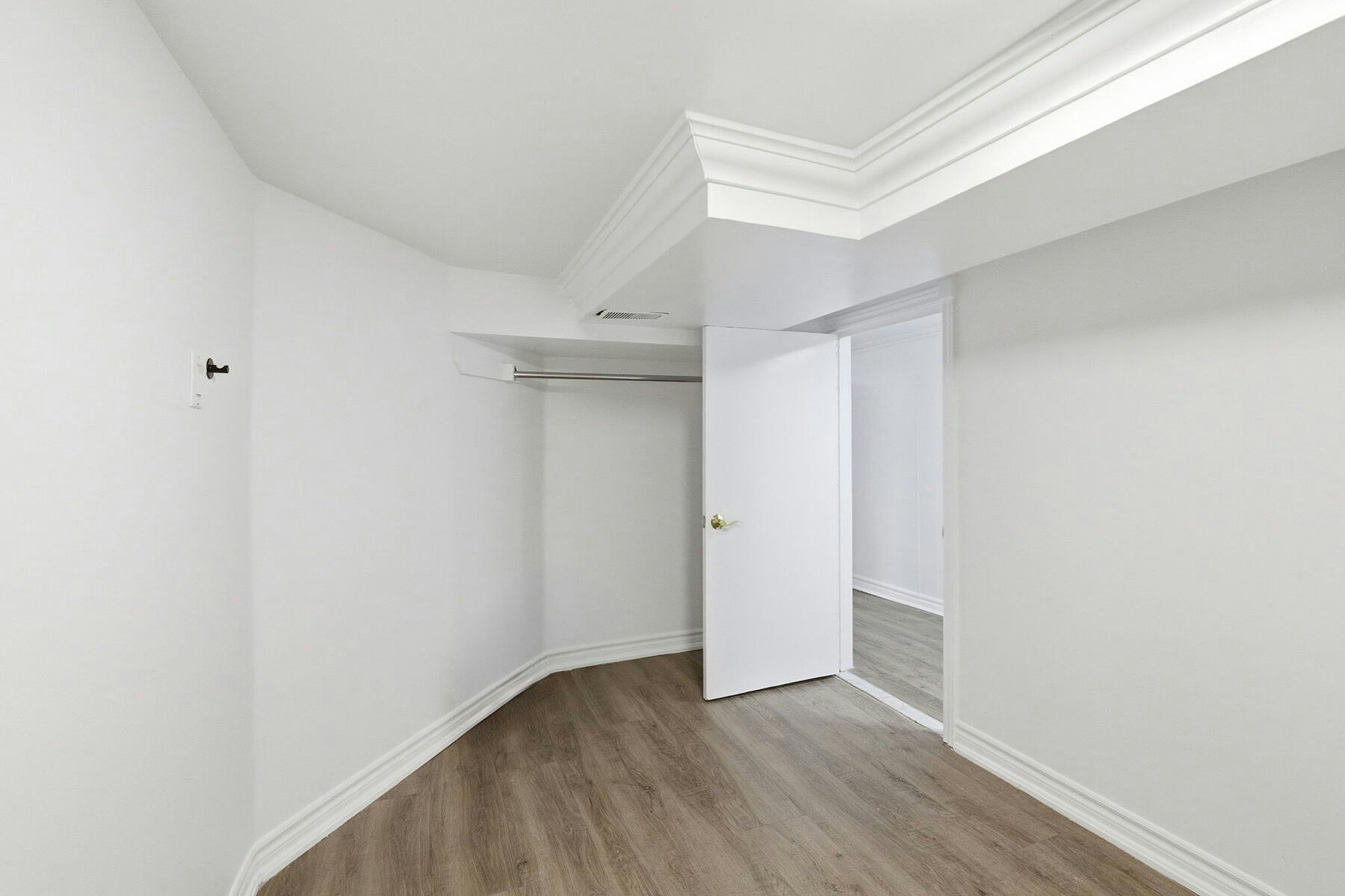 Bsmt-284 Euclid Avenue, Toronto, ON, M6J 2K2 - 5