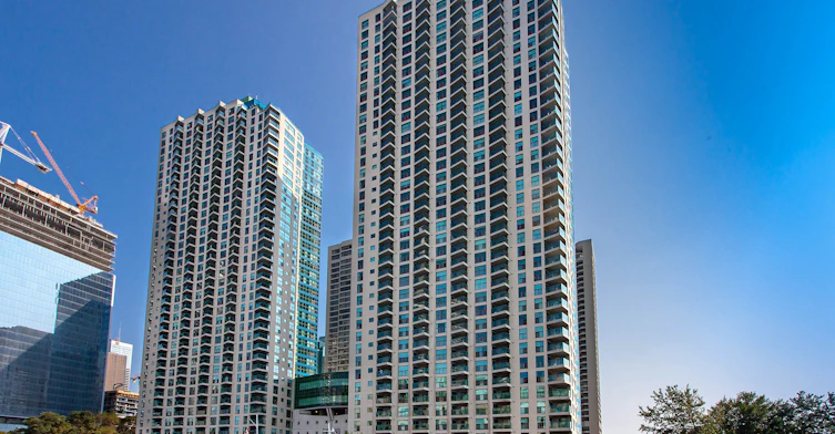 2210-77 Harbour Square, Toronto, ON, M5J 2S2 - 2
