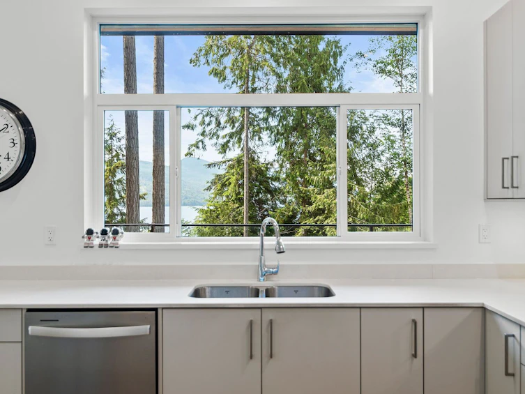 5792 Tillicum Bay Road, Sechelt, BC, V7Z 0C7 - 14
