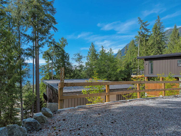 5792 Tillicum Bay Road, Sechelt, BC, V7Z 0C7 - 4