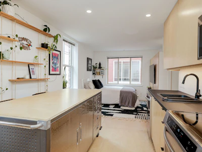 11-532 1/2 Fisgard Street - 5