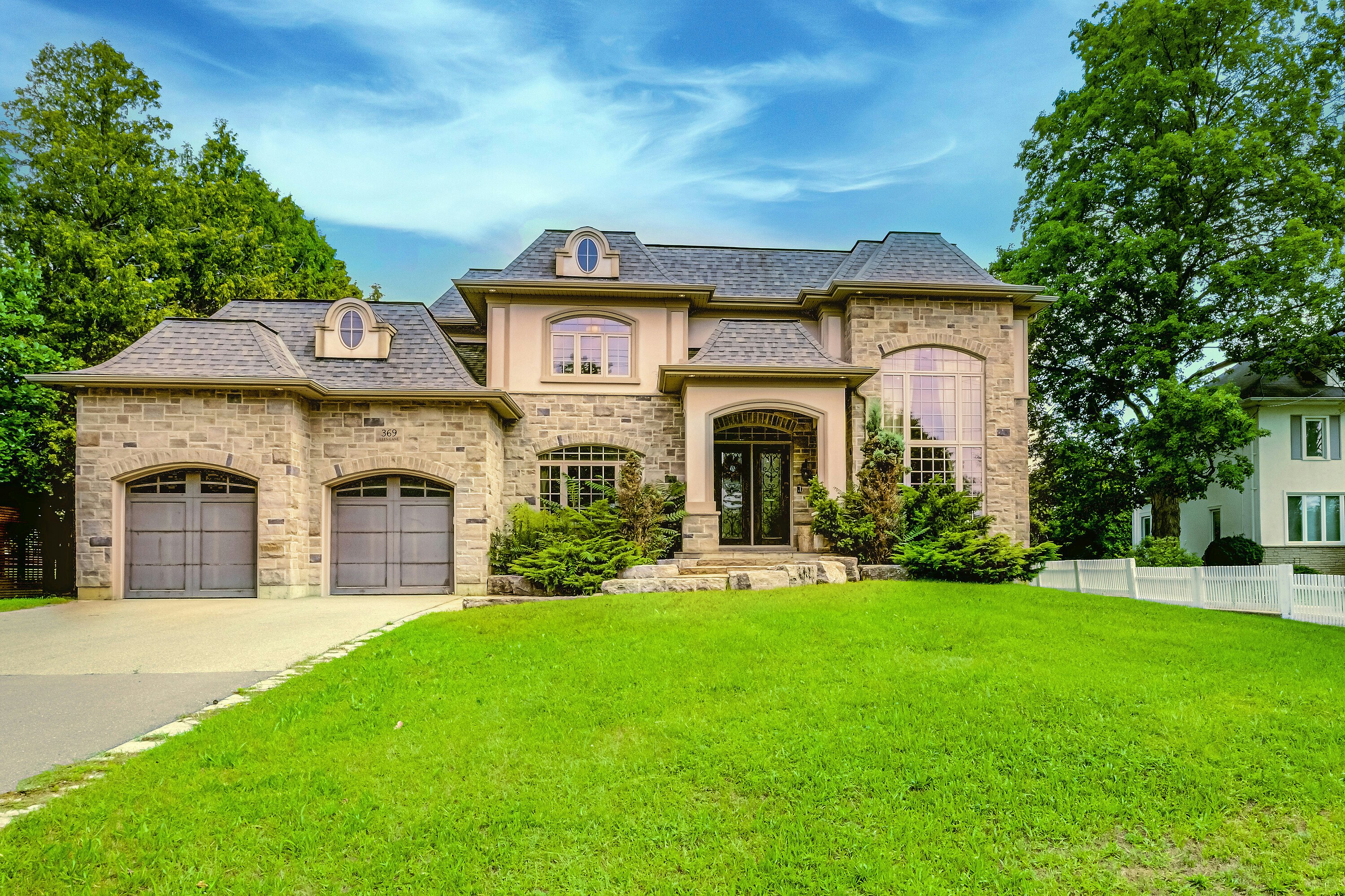 369 Lees Lane, Oakville, ON, L6L 4S4