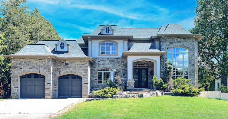 369 Lees Lane, Oakville, ON, L6L 4S4