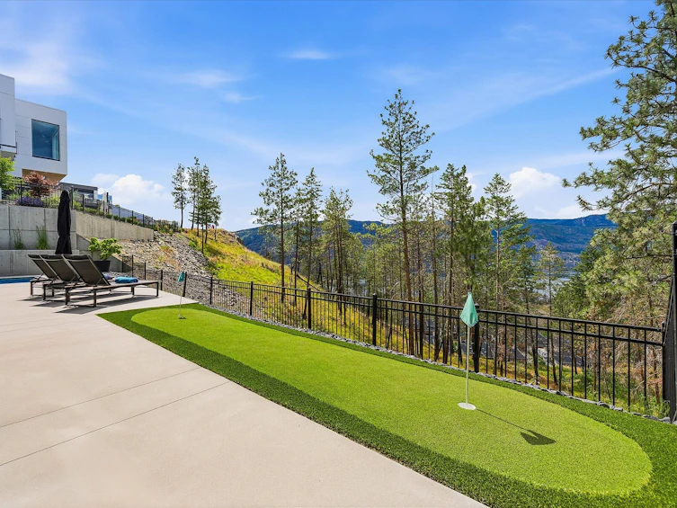 10038 Beacon Hill Drive, Lake Country, BC, V4V 0A9 - 50