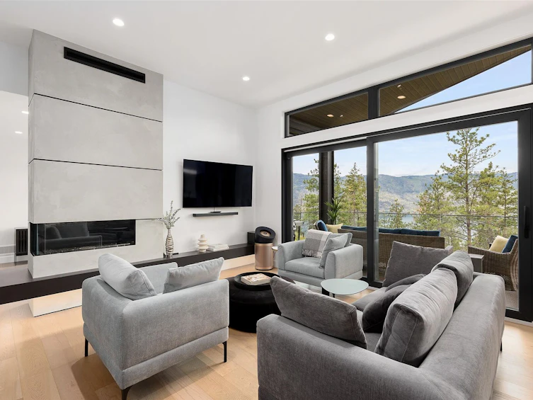 10038 Beacon Hill Drive, Lake Country, BC, V4V 0A9 - 8