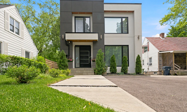 20 Uno Drive