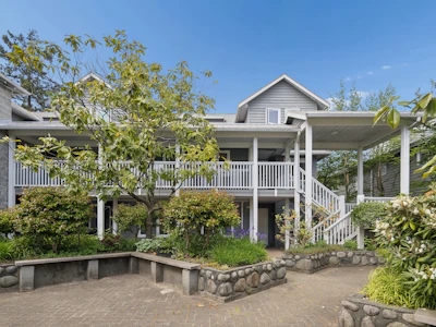 207-1518 Bowser Avenue - 2