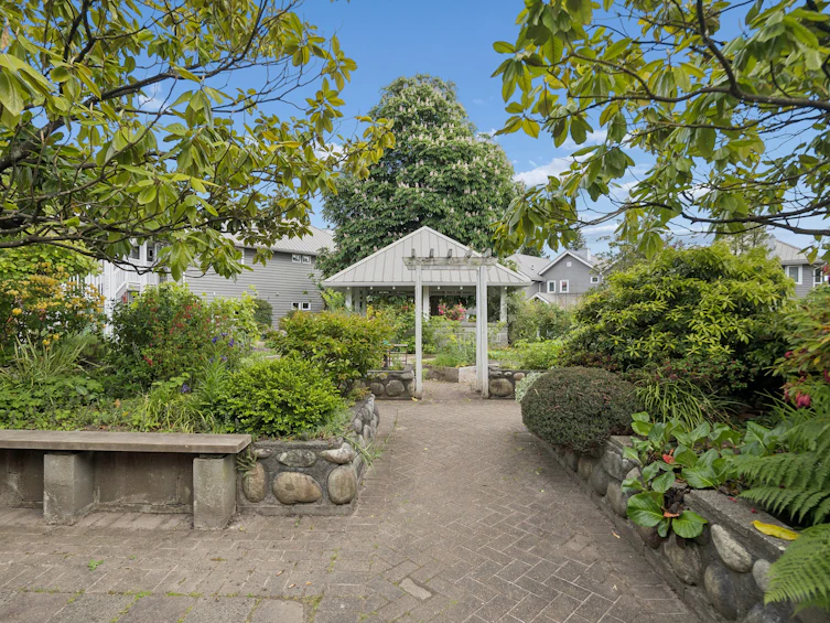 207-1518 Bowser Avenue, North Vancouver, BC, V7P 2Y3 - 25