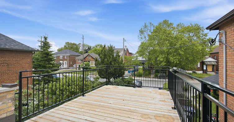 Upper-676 Beresford Avenue, Toronto, ON, M6S 3C5 - 16