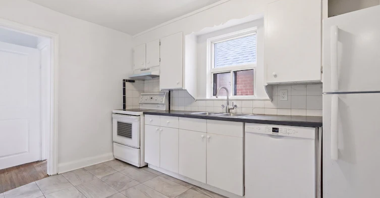 Upper-676 Beresford Avenue, Toronto, ON, M6S 3C5 - 11