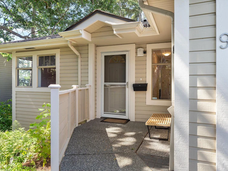 9-850 Parklands Drive, Esquimalt, BC, V9A 7L9 - 2