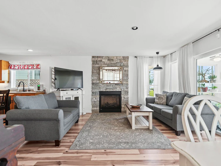 4664 Sunshine Coast Highway, Sechelt, BC, V7Z 0E5 - 6