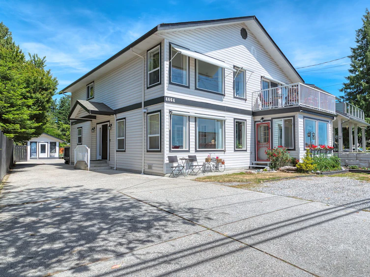 4664 Sunshine Coast Highway, Sechelt, BC, V7Z 0E5