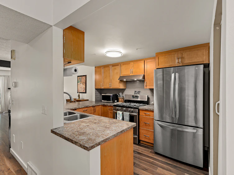 104-1050 Springfield Road, Kelowna, BC, V1Y 8J7 - 7