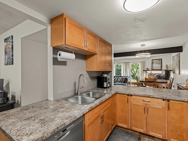 104-1050 Springfield Road, Kelowna, BC, V1Y 8J7 - 9