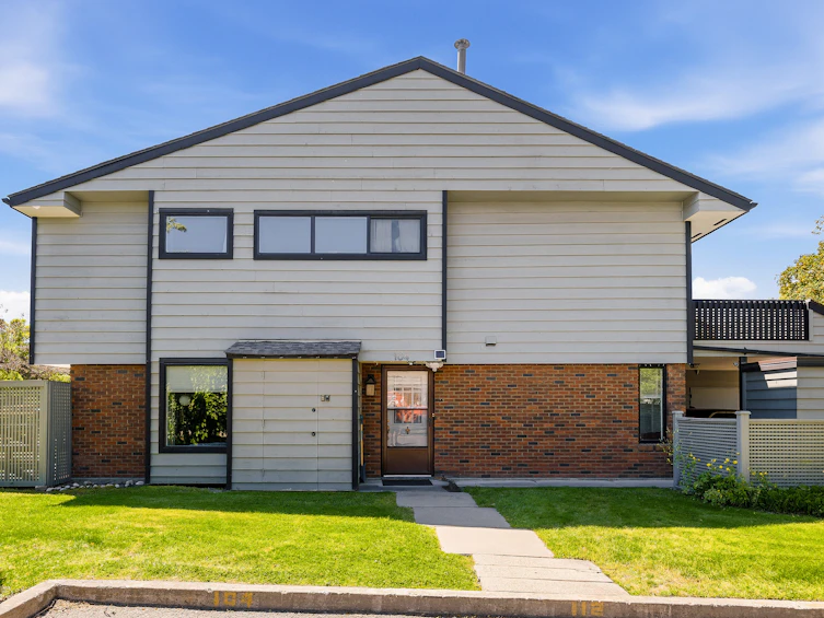 104-1050 Springfield Road, Kelowna, BC, V1Y 8J7