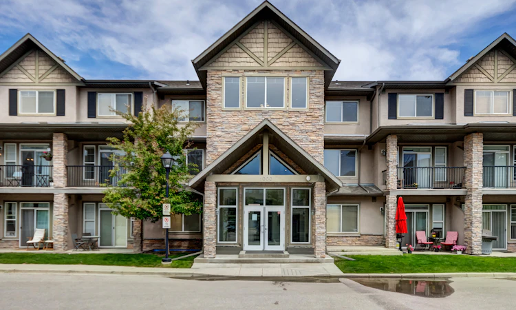 1222-211 Aspen Stone Boulevard SW