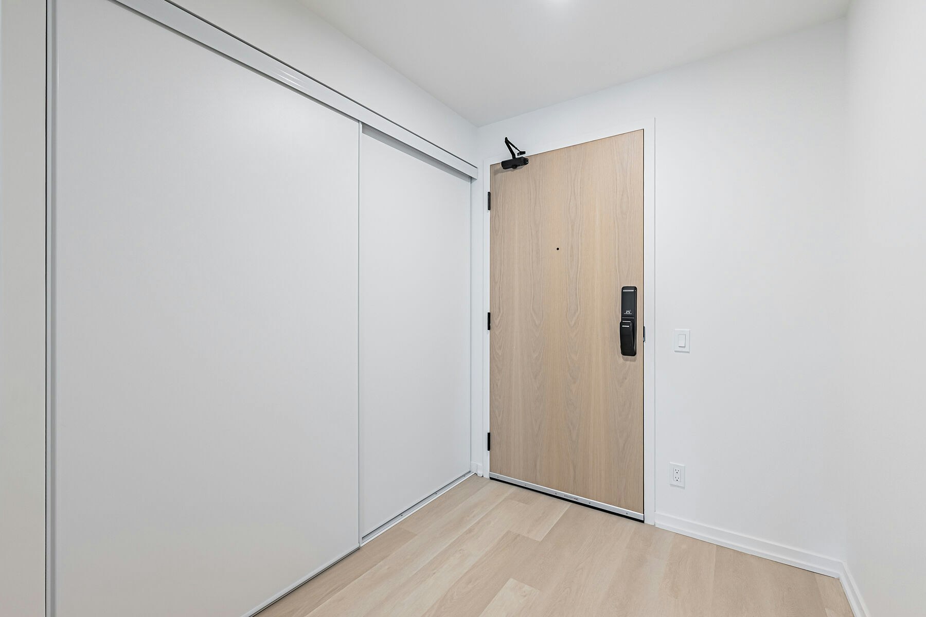 303-109 Erskine Avenue, Toronto, ON, M4P 0G8 - 18