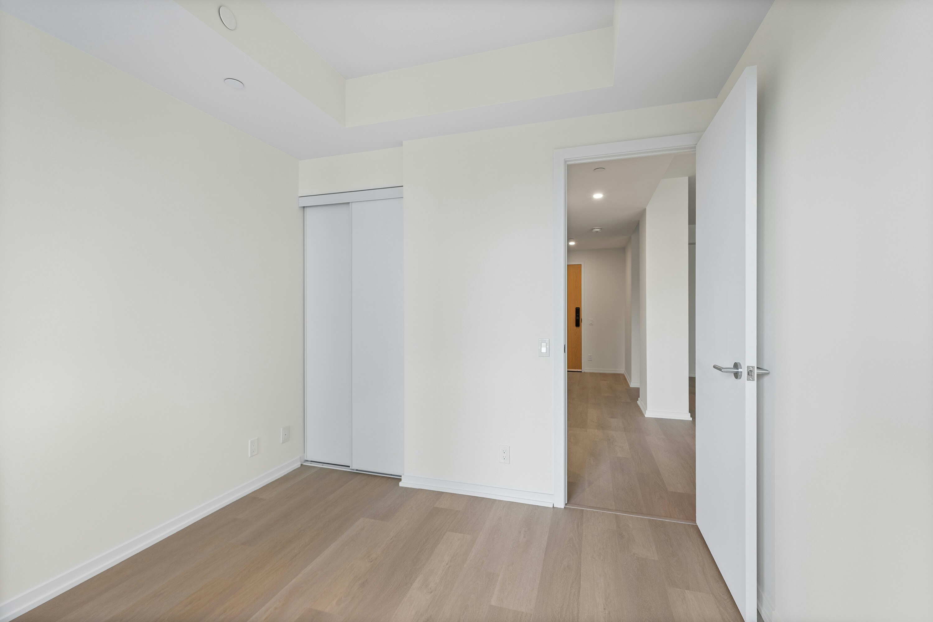 303-109 Erskine Avenue, Toronto, ON, M4P 0G8 - 12