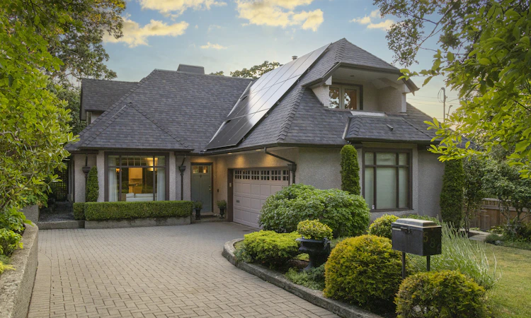 586 Island Road
