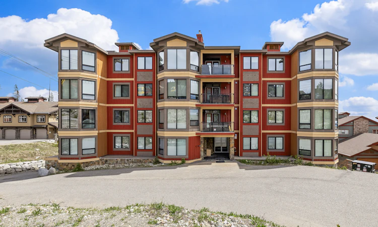 103-5085 Snowbird Way