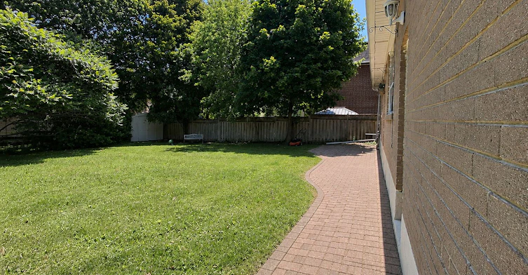 9 Lloydminster Crescent, Toronto, ON, M2M 2R9 - 21