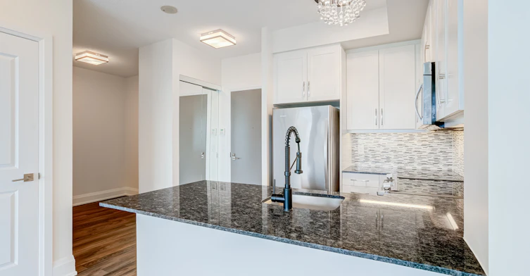 1118-1 Old Mill Drive, Toronto, ON, M6S 0A1 - 9