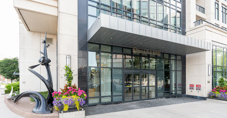 1118-1 Old Mill Drive, Toronto, ON, M6S 0A1