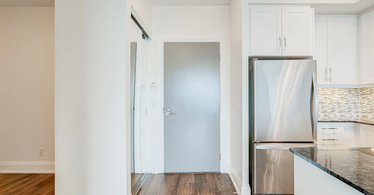 1118-1 Old Mill Drive, Toronto, ON, M6S 0A1 - 3