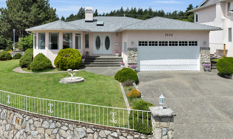 1004 Adeline Place