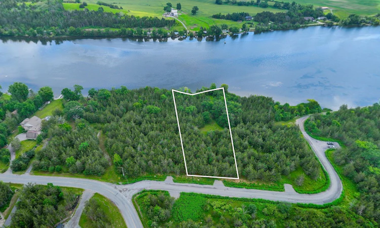 10 Lockside Drive